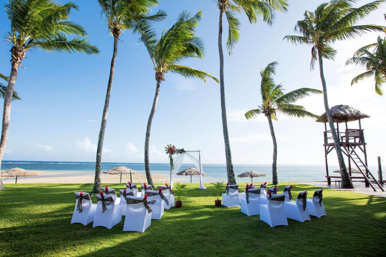 Outrigger Fiji Beach Resort Korotogo Eksteriør bilde The beach at the Sheraton Resort