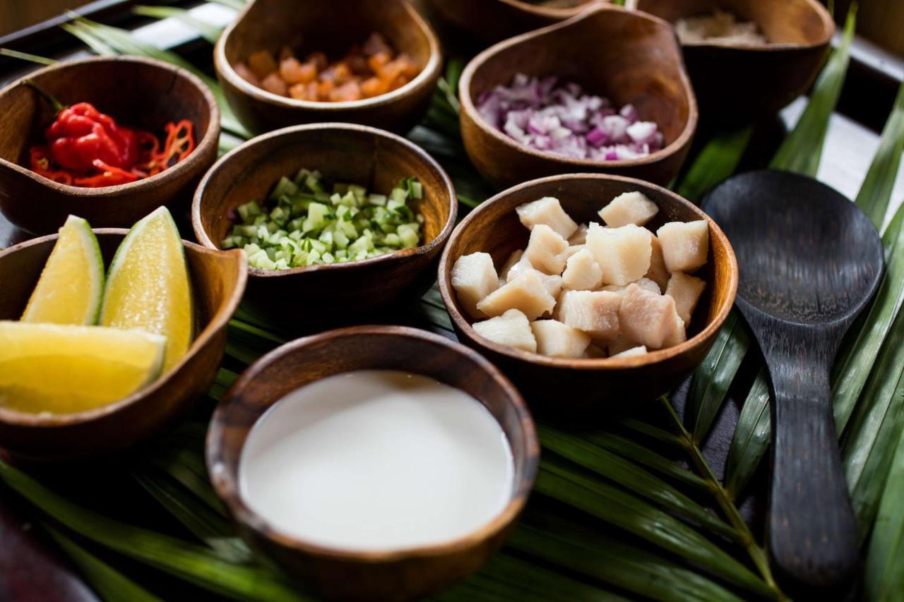Outrigger Fiji Beach Resort Korotogo Eksteriør bilde Ingredients for a laksa