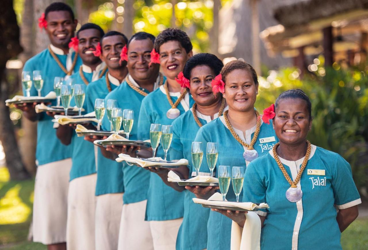 Outrigger Fiji Beach Resort Korotogo Eksteriør bilde Staff at the resort