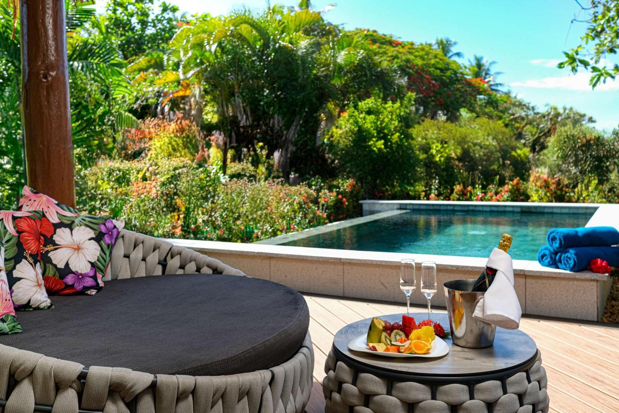 Outrigger Fiji Beach Resort Korotogo Eksteriør bilde